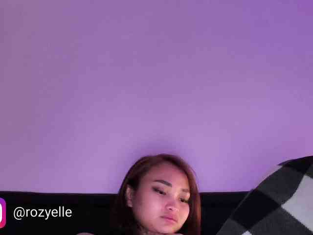 RozyElle webcam