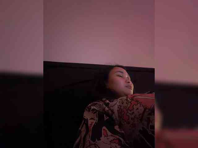 RozyElle webcam