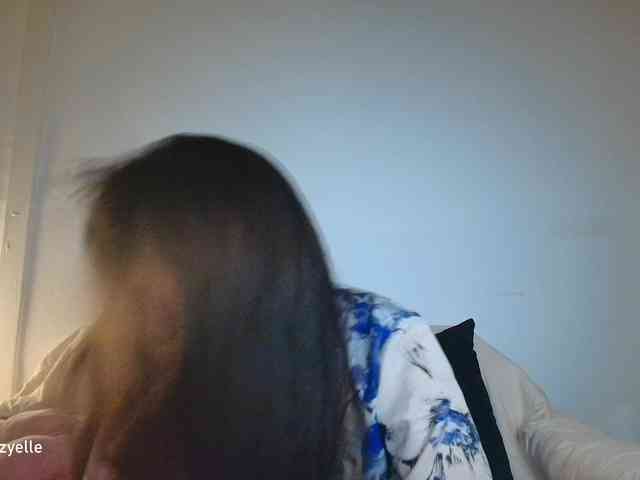 RozyElle webcam