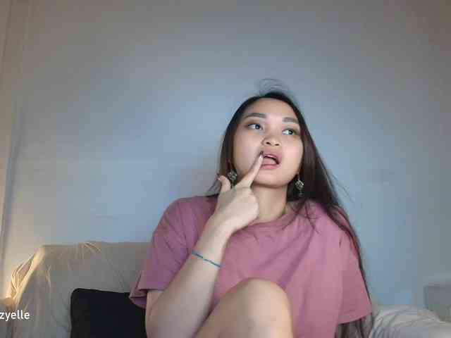 RozyElle webcam