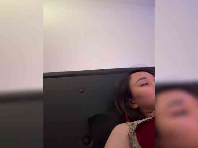 RozyElle webcam
