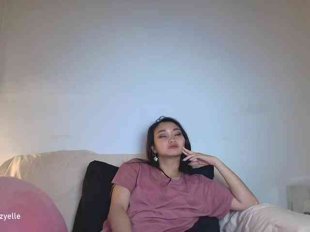 RozyElle webcam