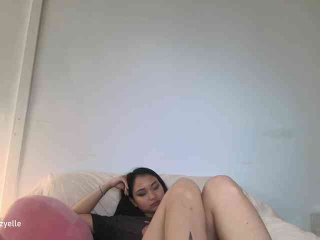 RozyElle webcam