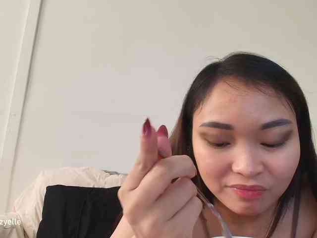 RozyElle webcam