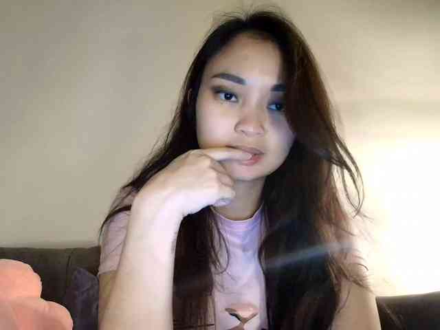 RozyElle webcam