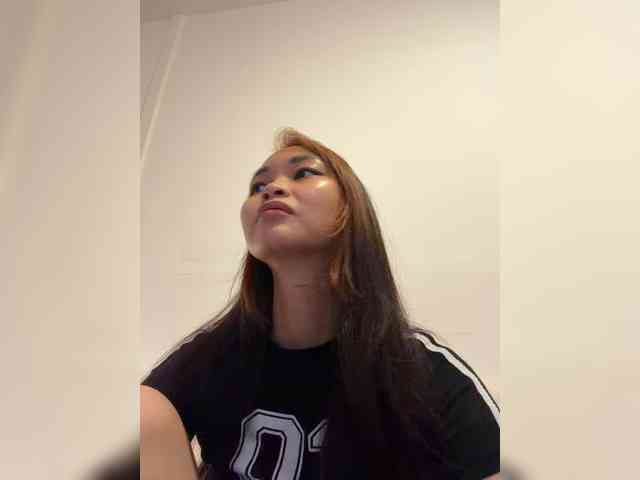 Model: RozyElle