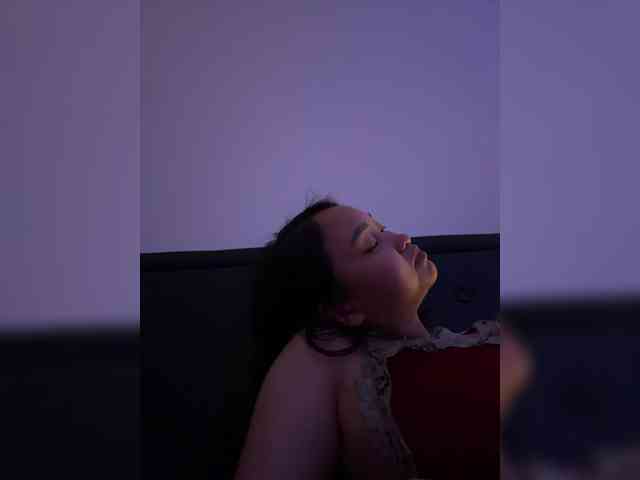 RozyElle webcam