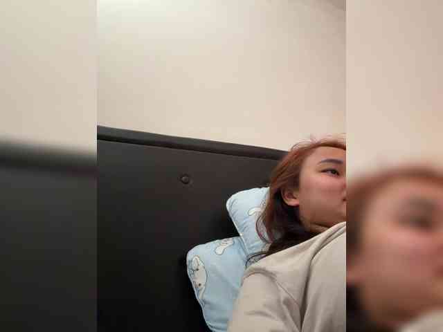 RozyElle webcam
