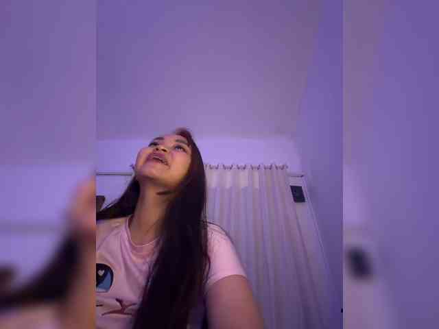 RozyElle webcam
