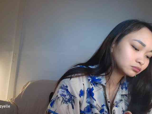 RozyElle webcam