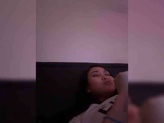 RozyElle webcam