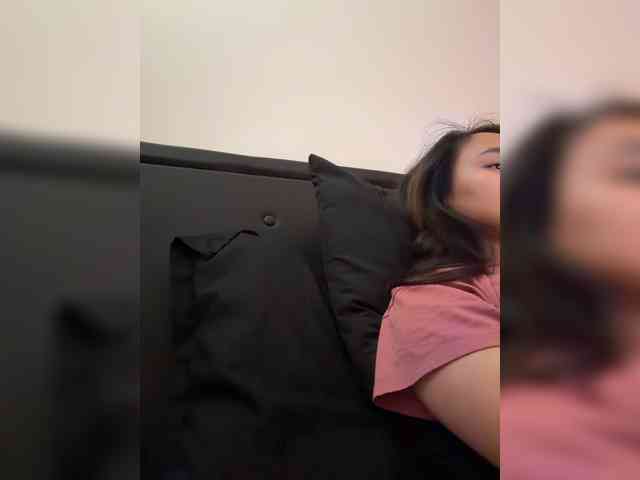 RozyElle webcam