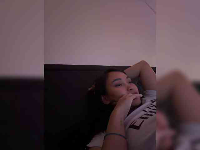 RozyElle webcam