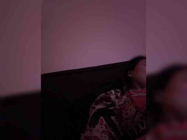 RozyElle webcam