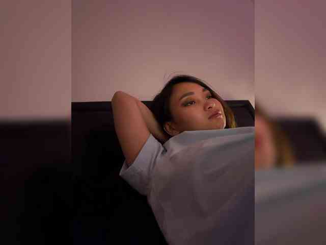 RozyElle webcam