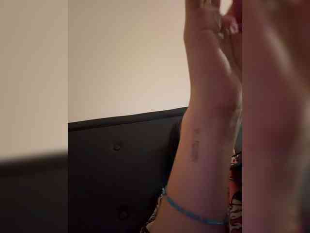 RozyElle webcam
