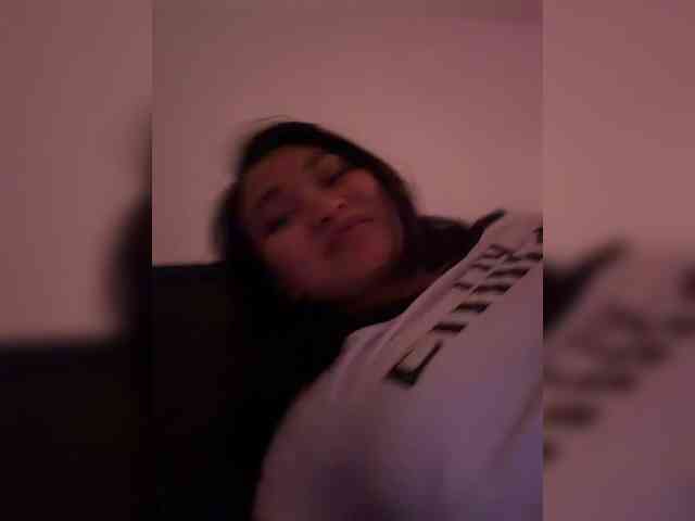 RozyElle webcam