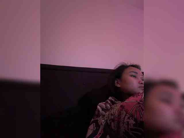 RozyElle webcam
