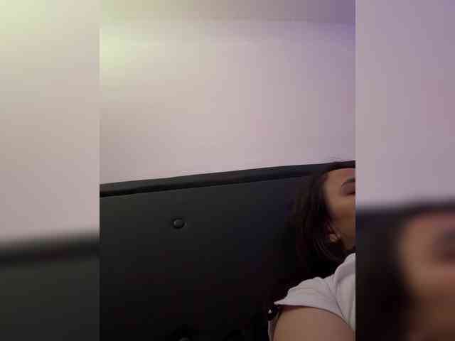 RozyElle webcam
