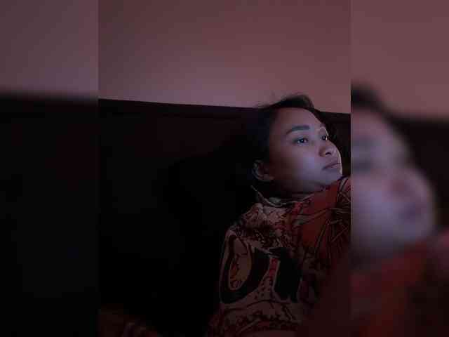 RozyElle webcam