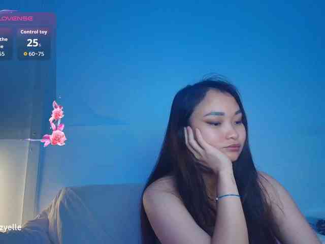 RozyElle webcam