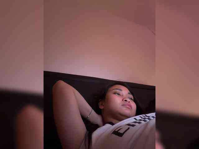 RozyElle webcam