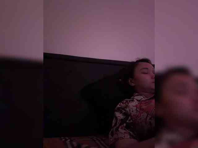 RozyElle webcam