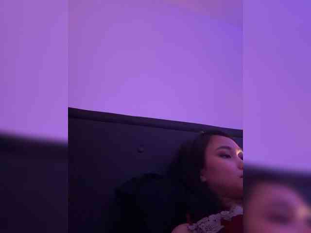 RozyElle webcam