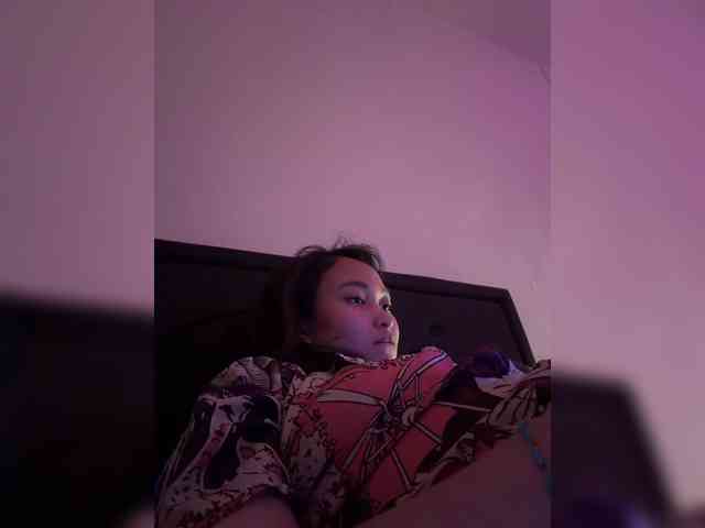 RozyElle webcam