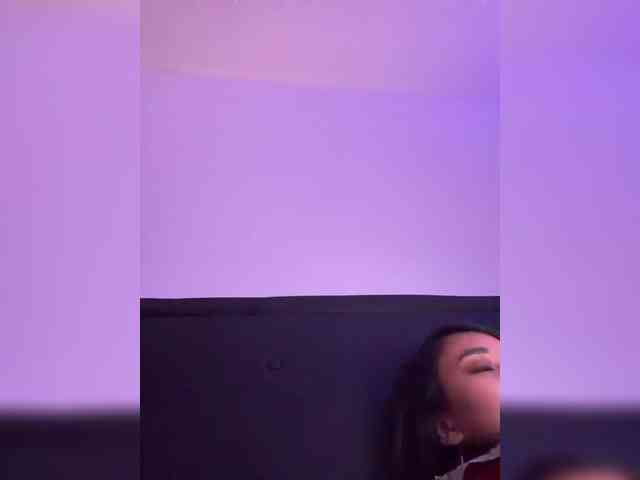 RozyElle webcam