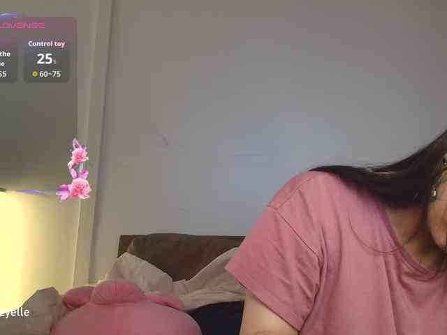 RozyElle webcam