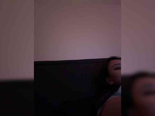 RozyElle webcam