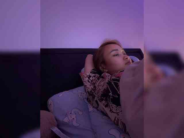 RozyElle webcam