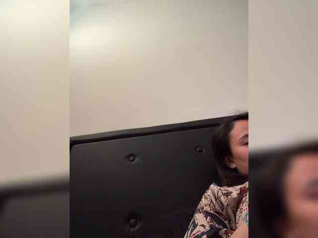 RozyElle webcam