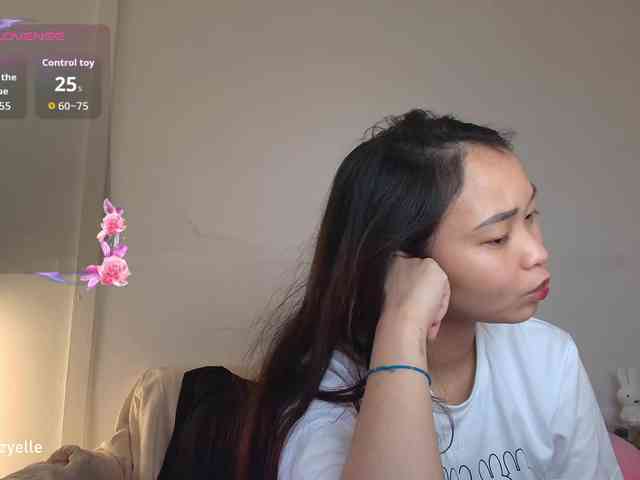 RozyElle webcam