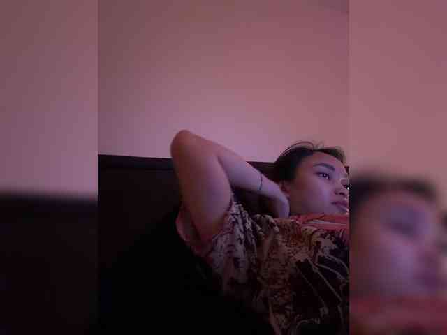 RozyElle webcam