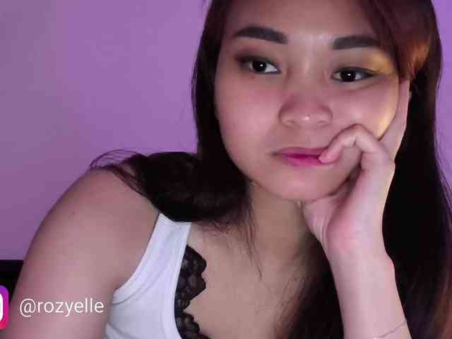 RozyElle webcam