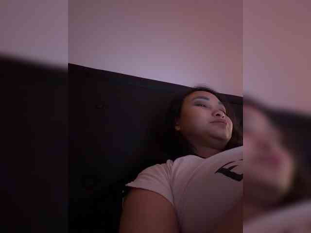 RozyElle webcam