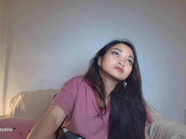 RozyElle webcam