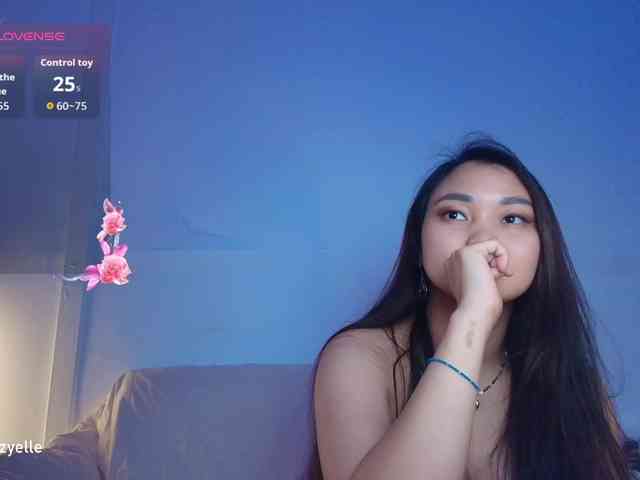 RozyElle webcam