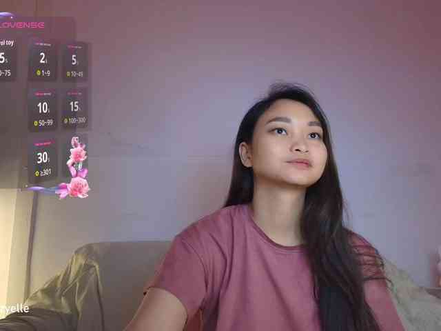 RozyElle webcam