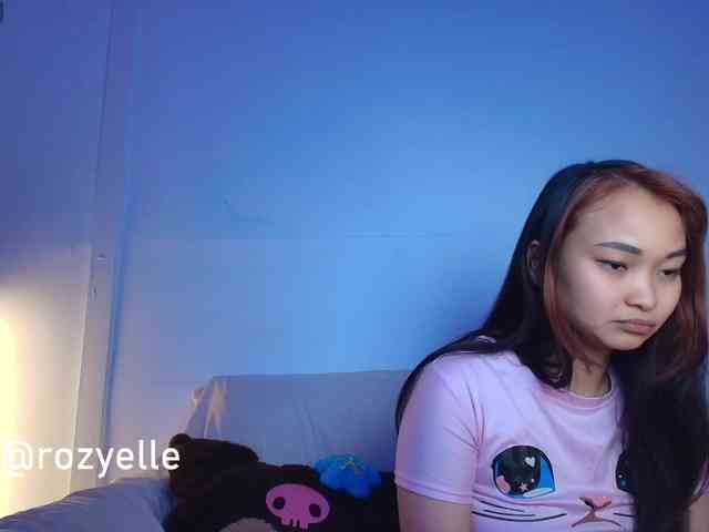 RozyElle webcam