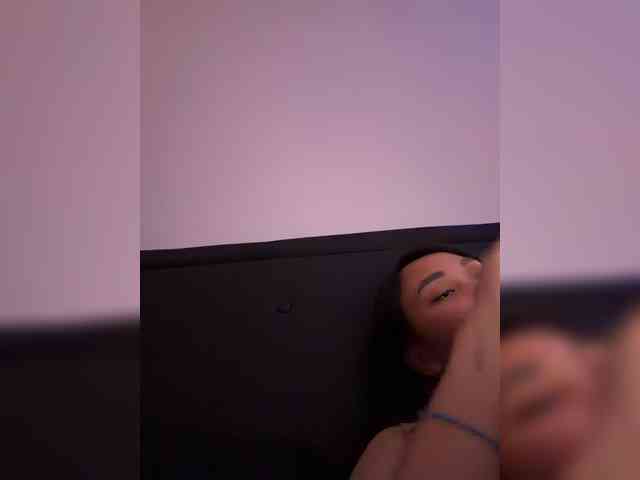 RozyElle webcam