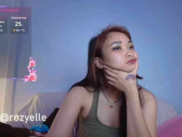 RozyElle webcam