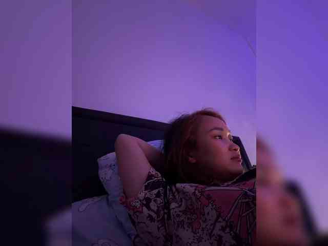 RozyElle webcam