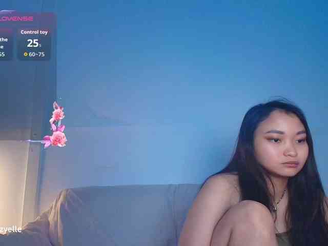RozyElle webcam