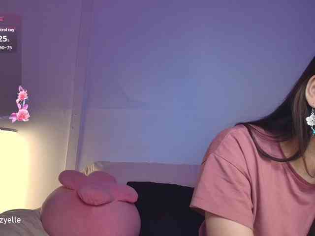 RozyElle webcam