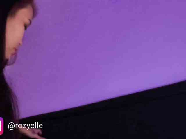 RozyElle webcam
