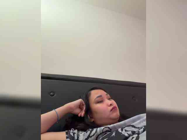 RozyElle webcam