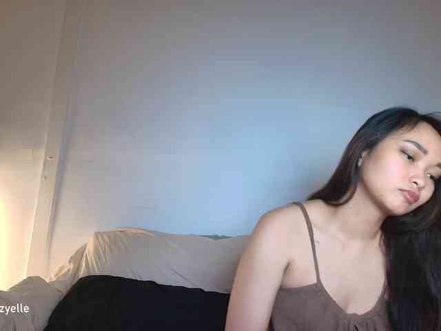 RozyElle webcam